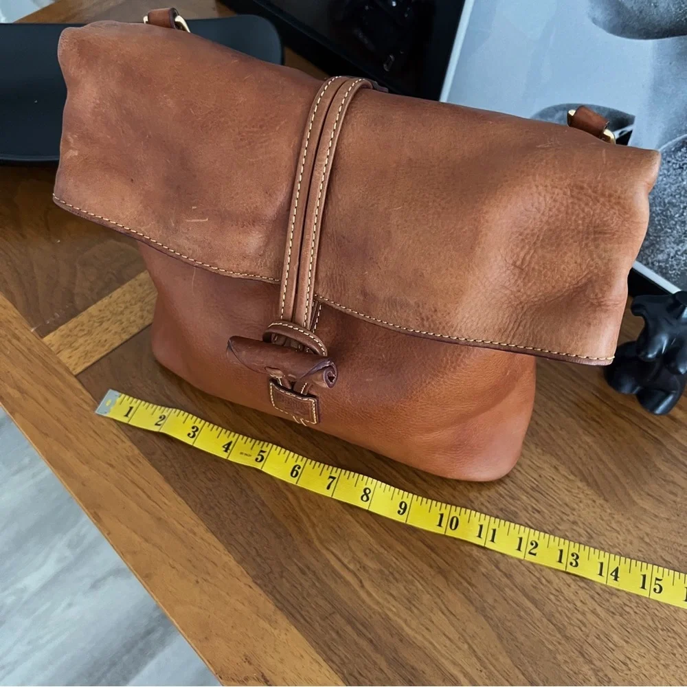 RESTORED VINTAGE DOONEY & BOURKE FLORENTINE TOGGLE LEATHER CROSSBODY BAG - Picture 9 of 14